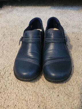 Clarks Women's Navy Leather Cheyn Madi Slip-On Clogs